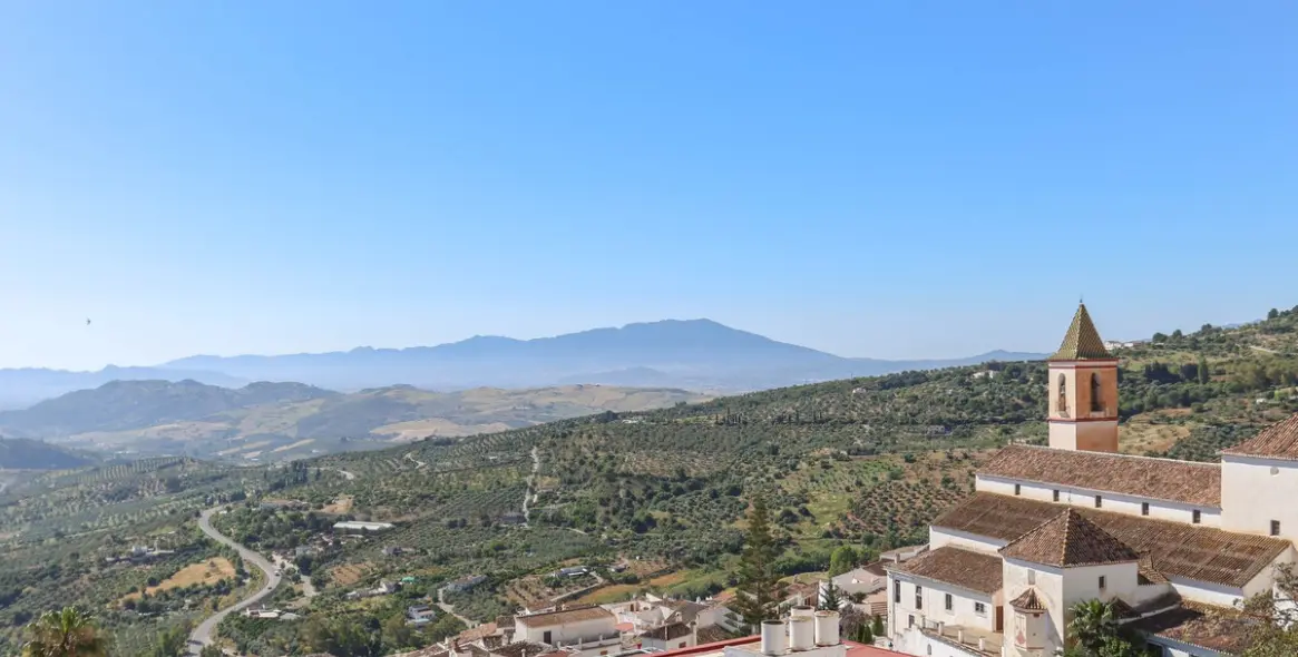 Sale of townhouse in Casarabonela 1