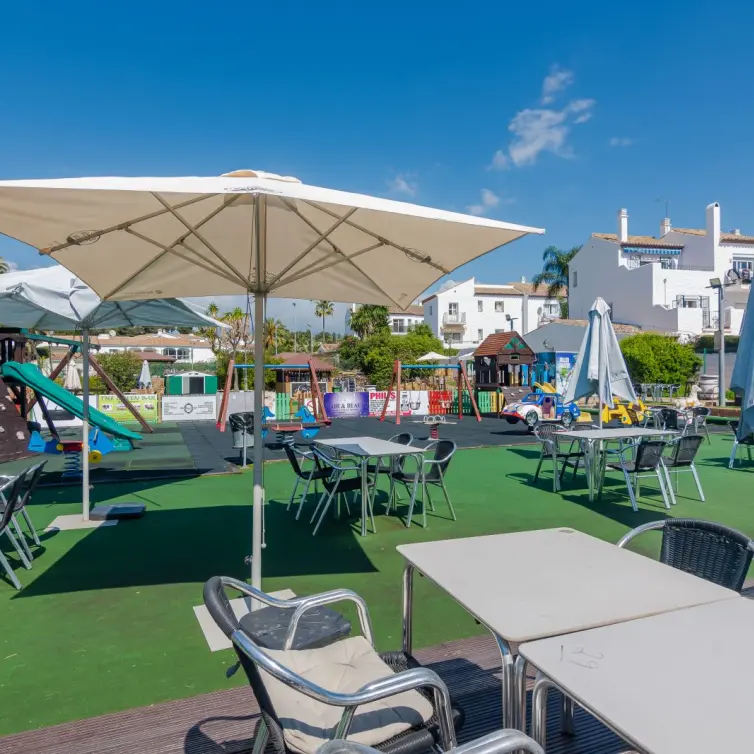 Sale of bar in El Paraiso