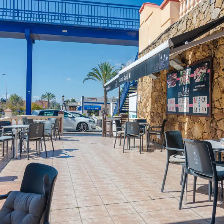 Sale of bar in El Paraiso