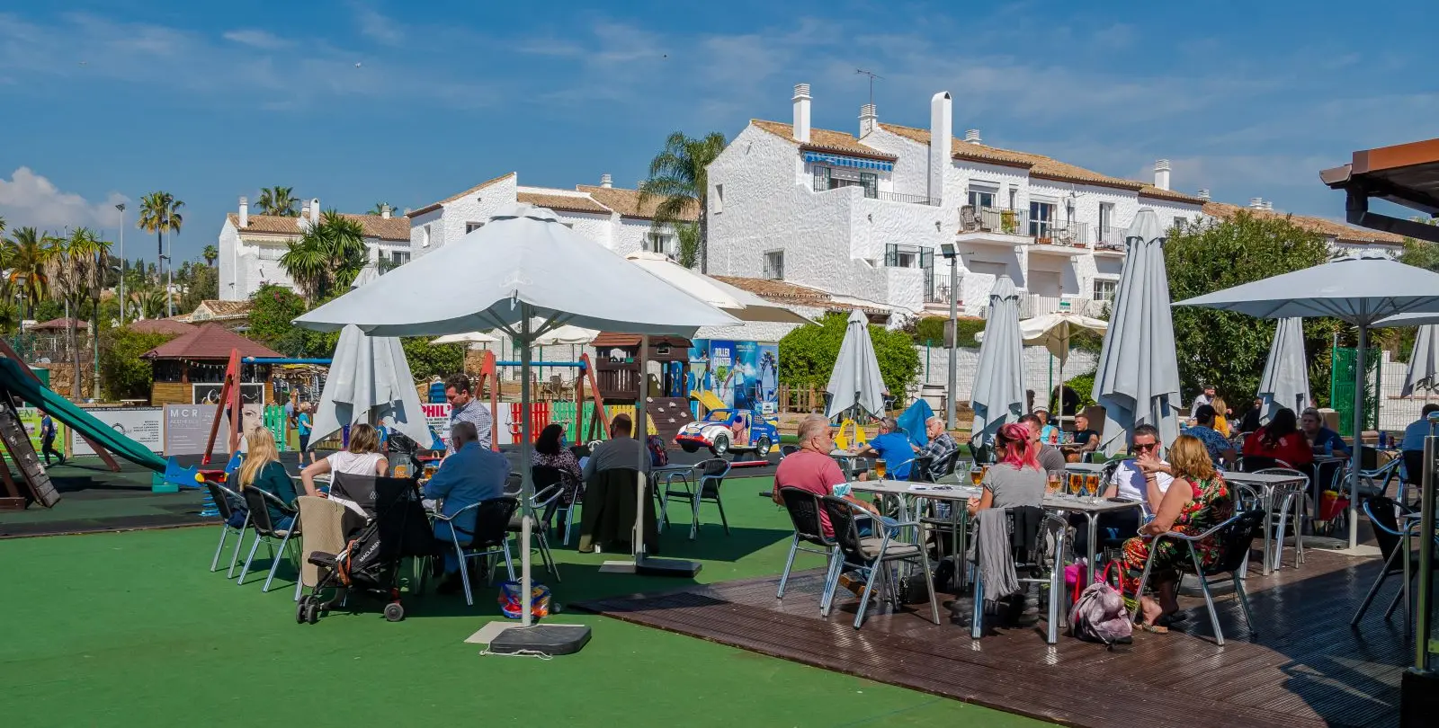Sale of bar in El Paraiso 13