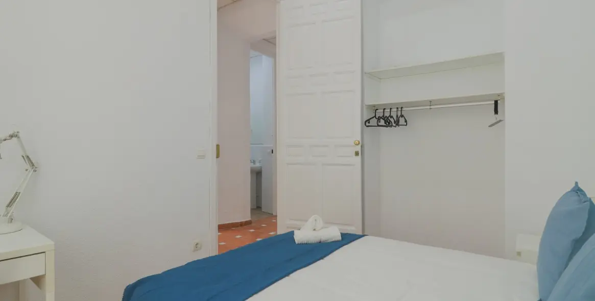 Sale of middle floor apartment in Málaga 9