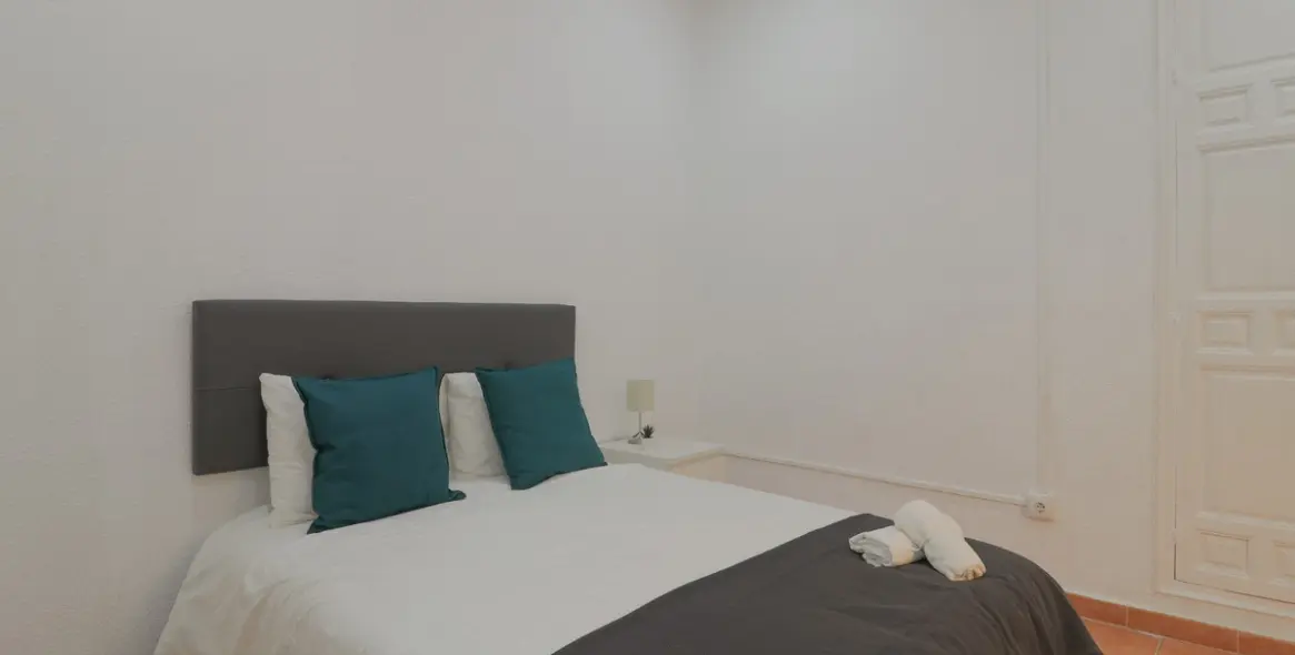 Sale of middle floor apartment in Málaga 11