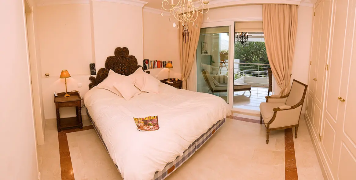 Sale of ground floor apartment in Marbella 10