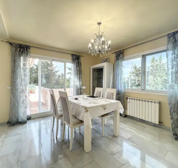 Продажа  отдельно стоящей виллы в Mijas