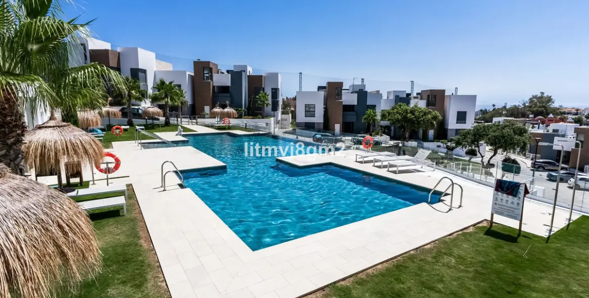 Долгосрочная аренда апартаментов на среднем этаже в Cabopino 1