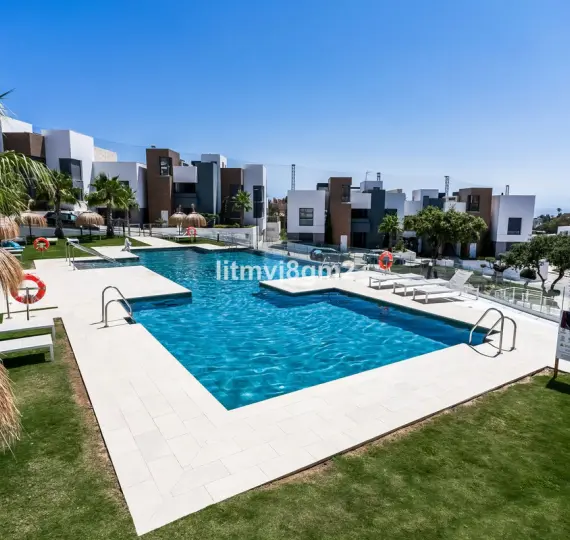 Долгосрочная аренда апартаментов на среднем этаже в Cabopino