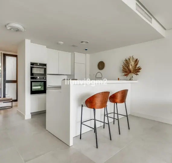 Долгосрочная аренда апартаментов на среднем этаже в Cabopino