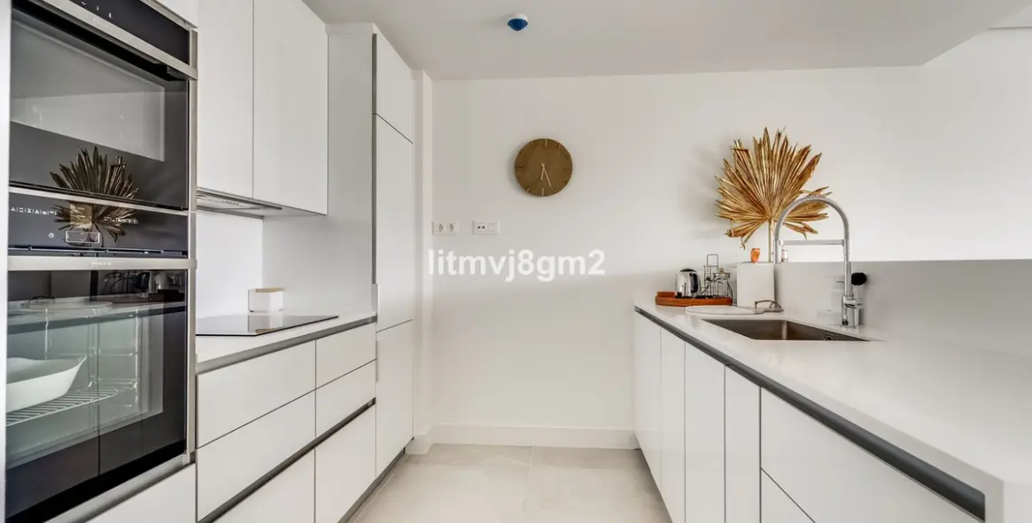 Долгосрочная аренда апартаментов на среднем этаже в Cabopino 5