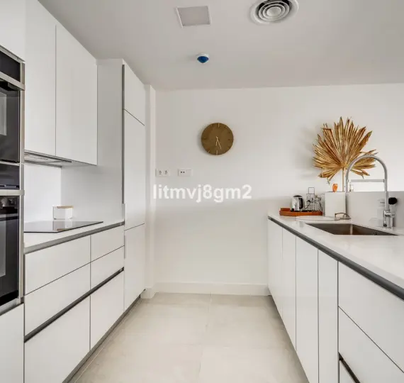 Долгосрочная аренда апартаментов на среднем этаже в Cabopino