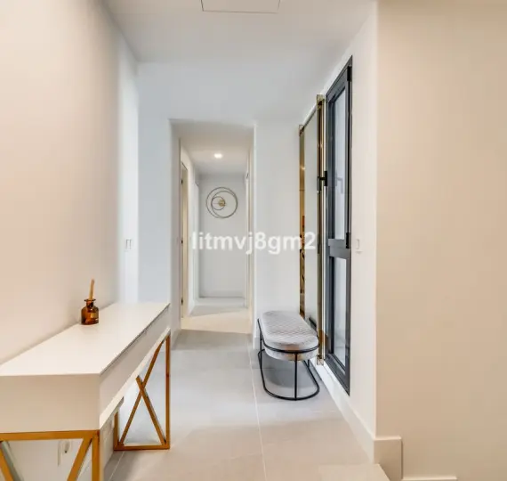 Долгосрочная аренда апартаментов на среднем этаже в Cabopino