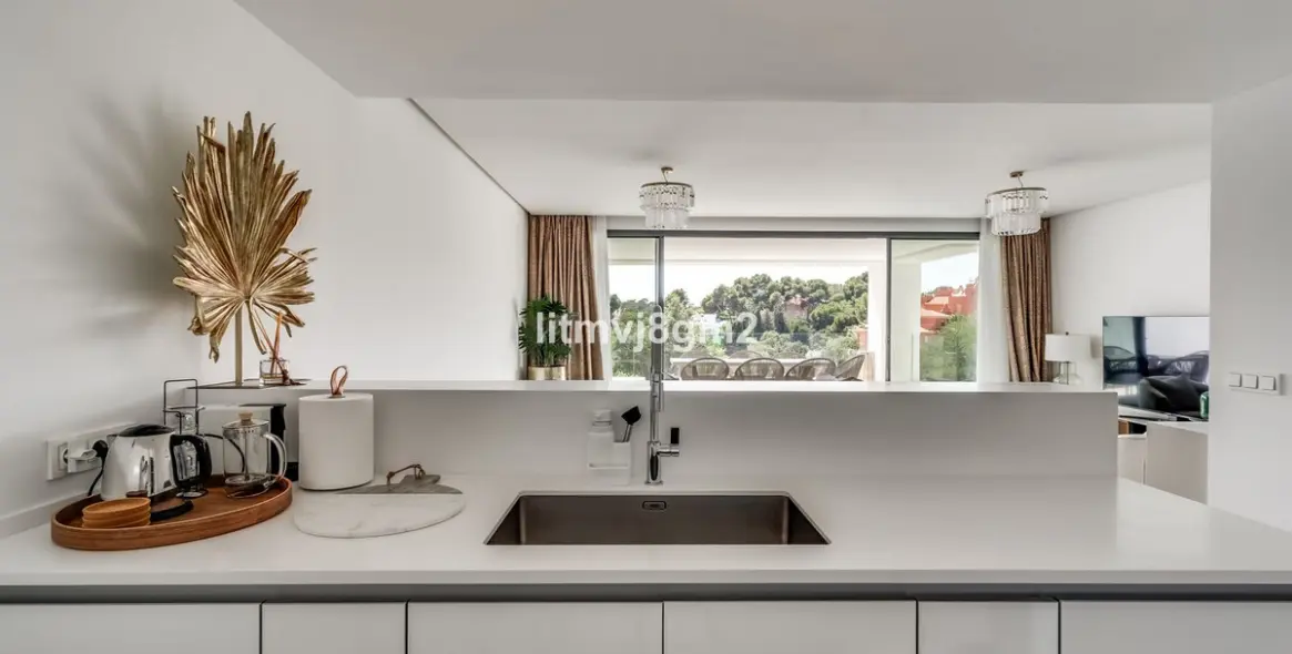 Долгосрочная аренда апартаментов на среднем этаже в Cabopino 8