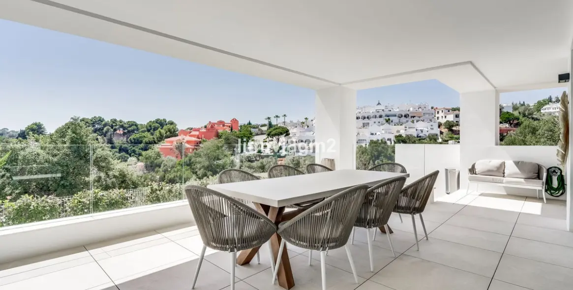 Долгосрочная аренда апартаментов на среднем этаже в Cabopino 12