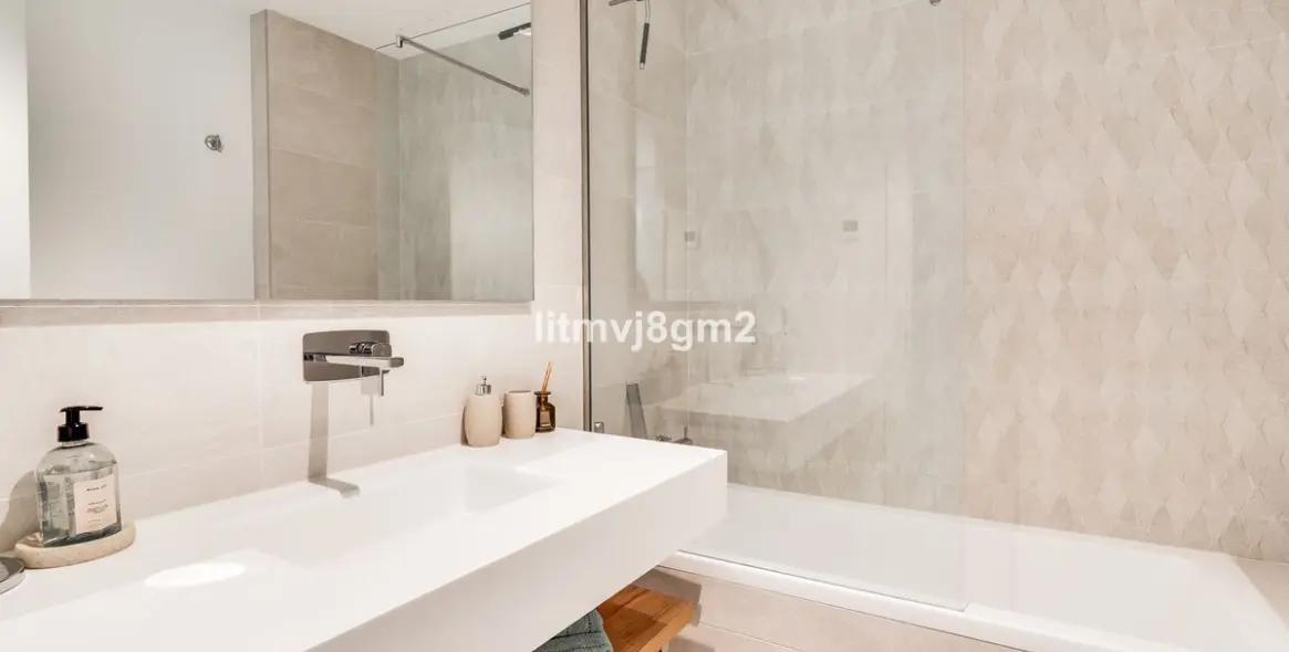 Продажа апартаментов на среднем этаже в Cabopino 25