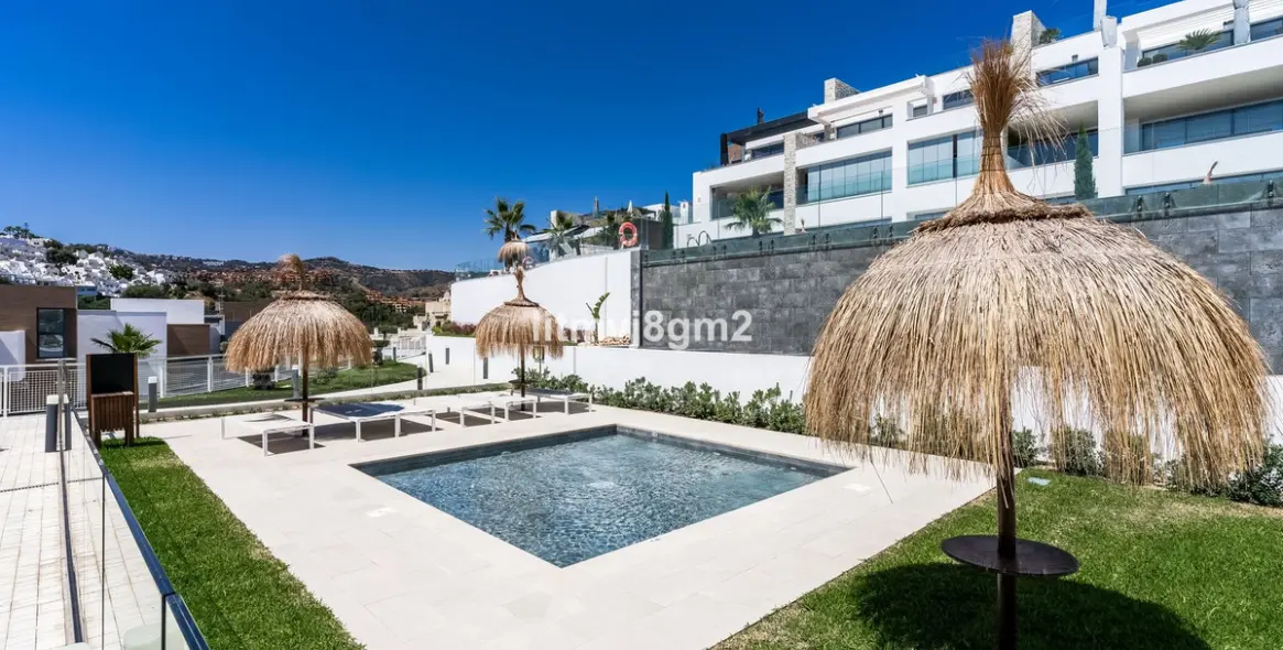 Продажа апартаментов на среднем этаже в Cabopino 32