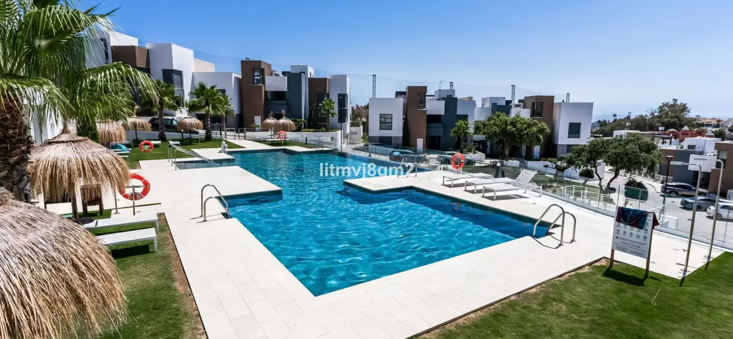 Sale of middle floor apartment in Cabopino 0
