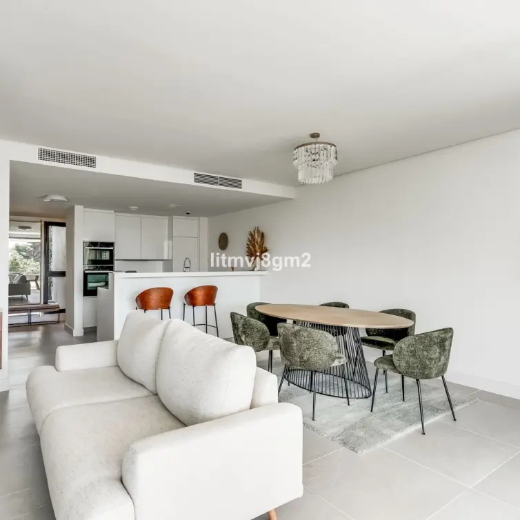 Sale of middle floor apartment in Cabopino