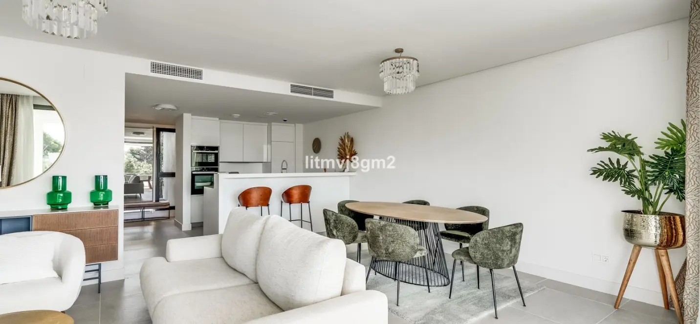 Sale of middle floor apartment in Cabopino 1