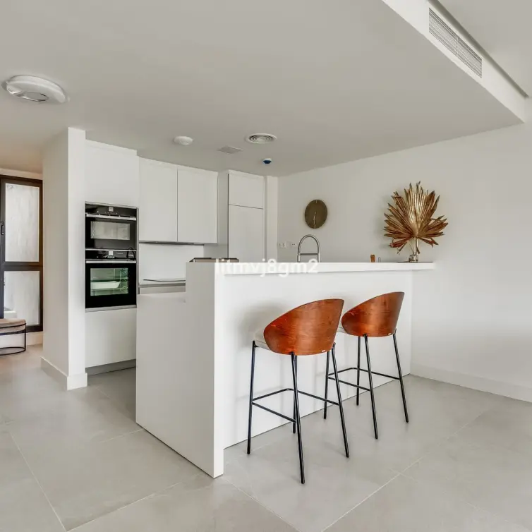 Sale of middle floor apartment in Cabopino