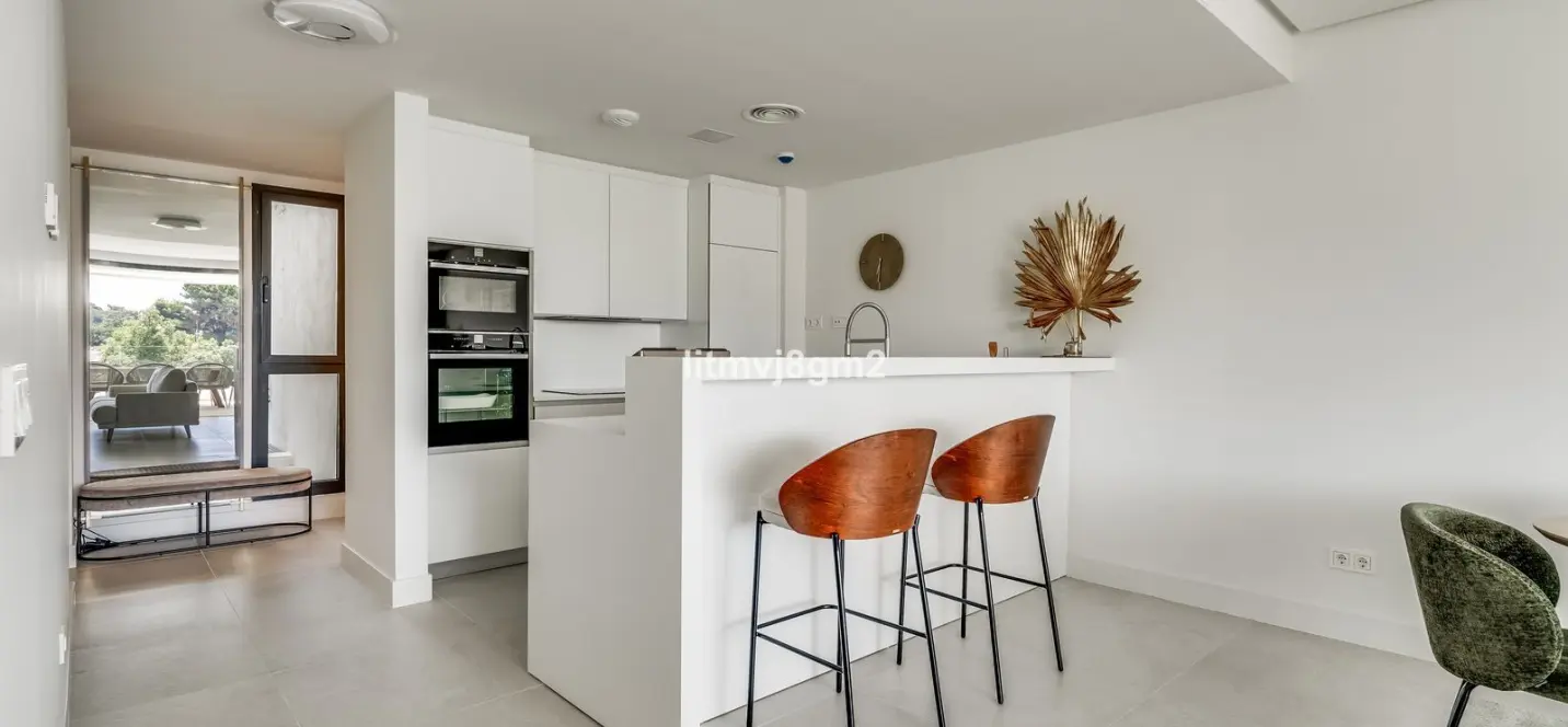 Sale of middle floor apartment in Cabopino 3
