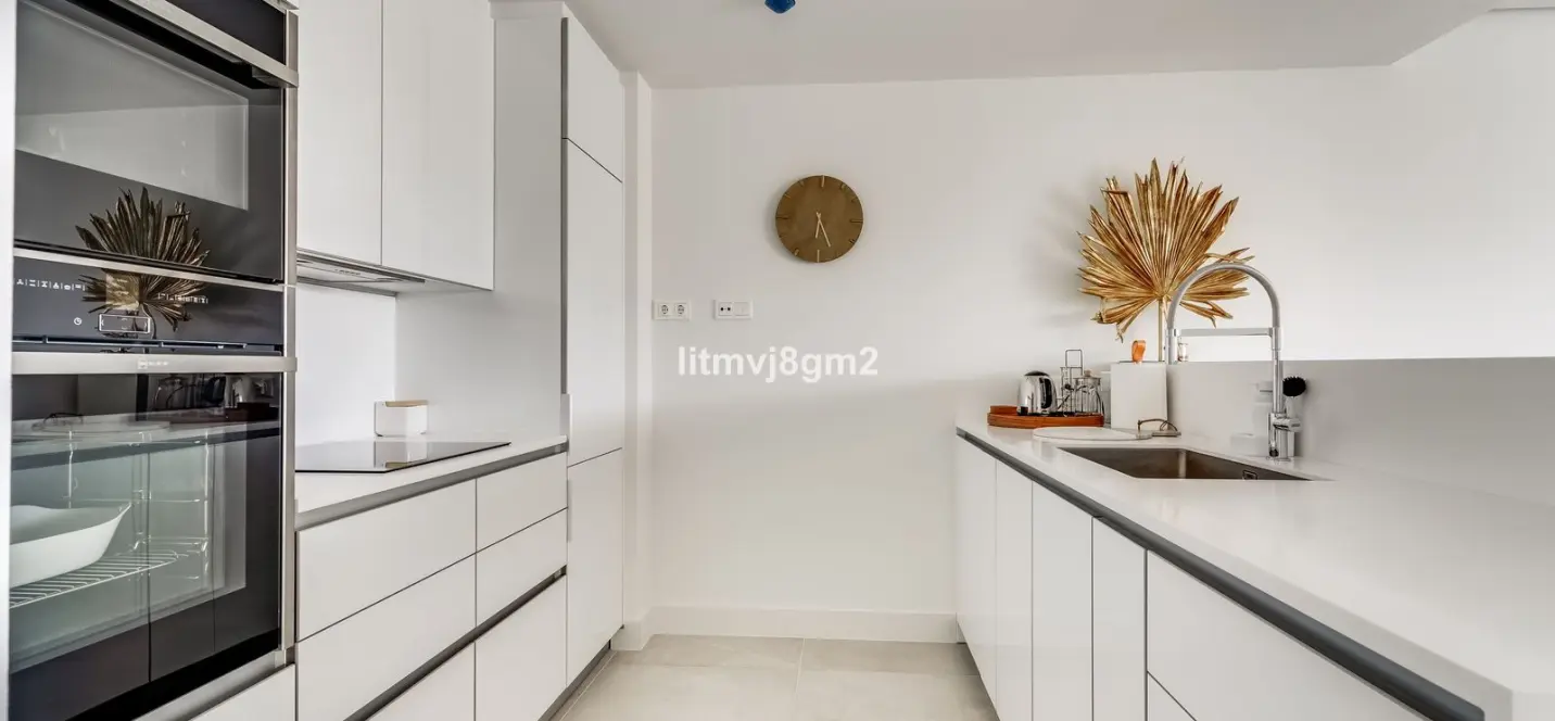 Sale of middle floor apartment in Cabopino 4