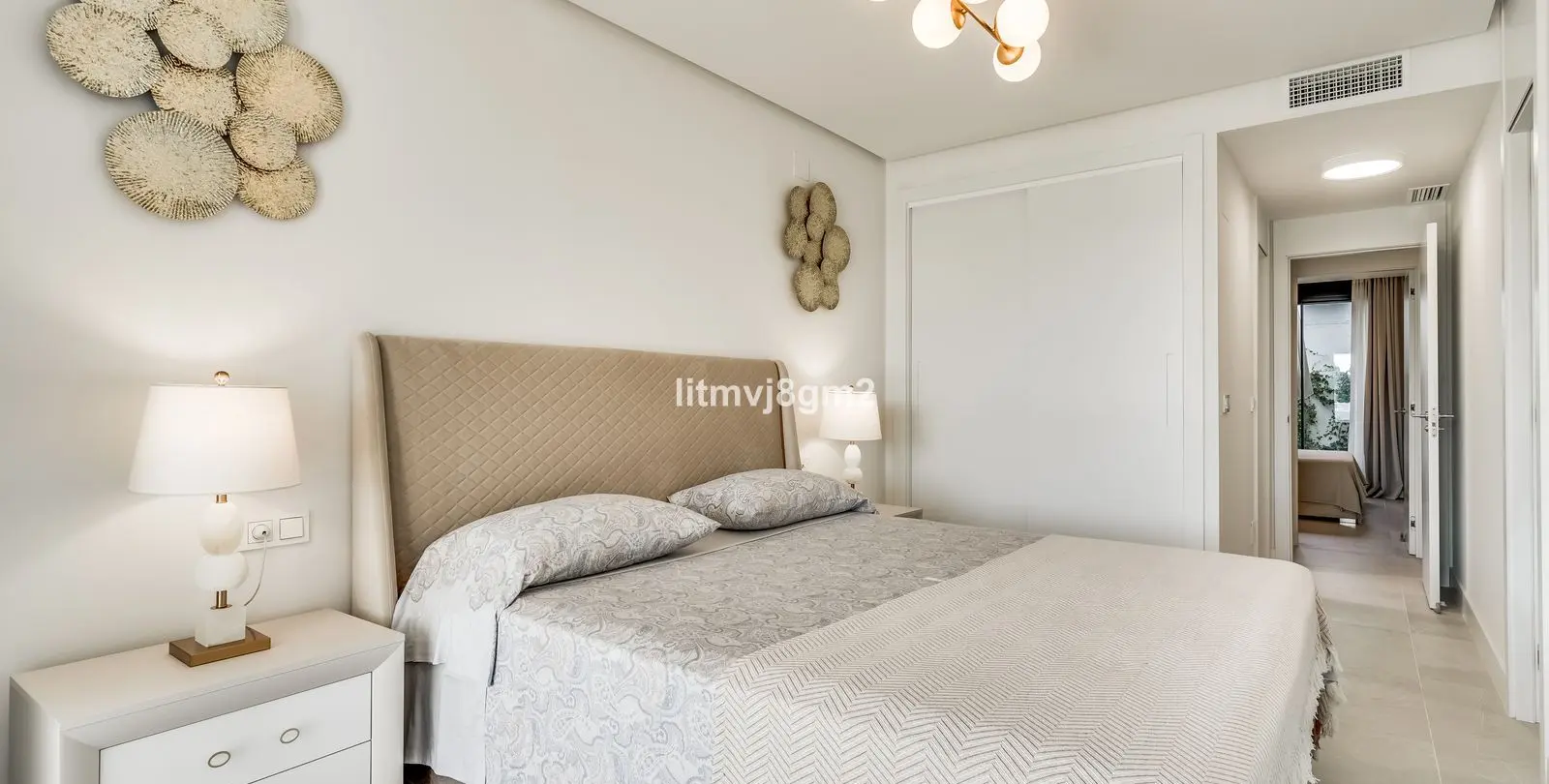 Sale of middle floor apartment in Cabopino 16