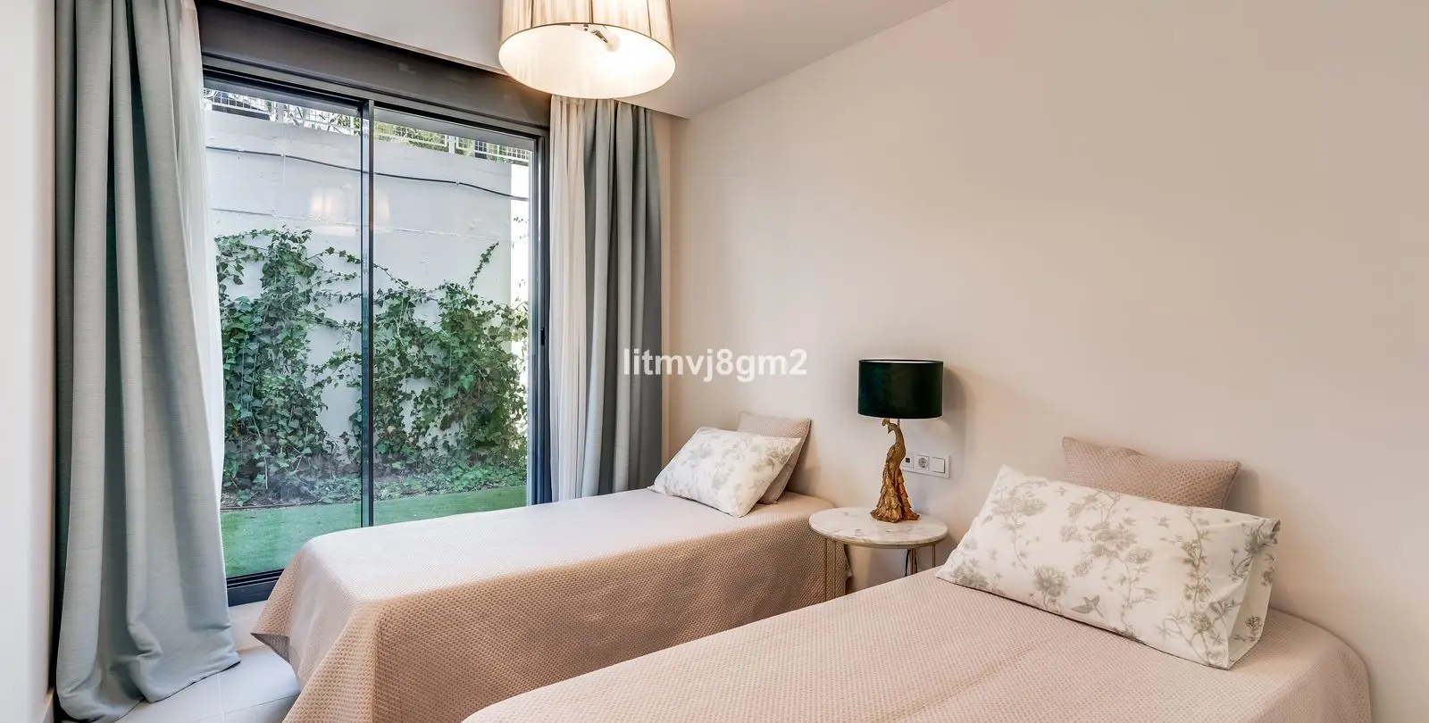 Sale of middle floor apartment in Cabopino 22