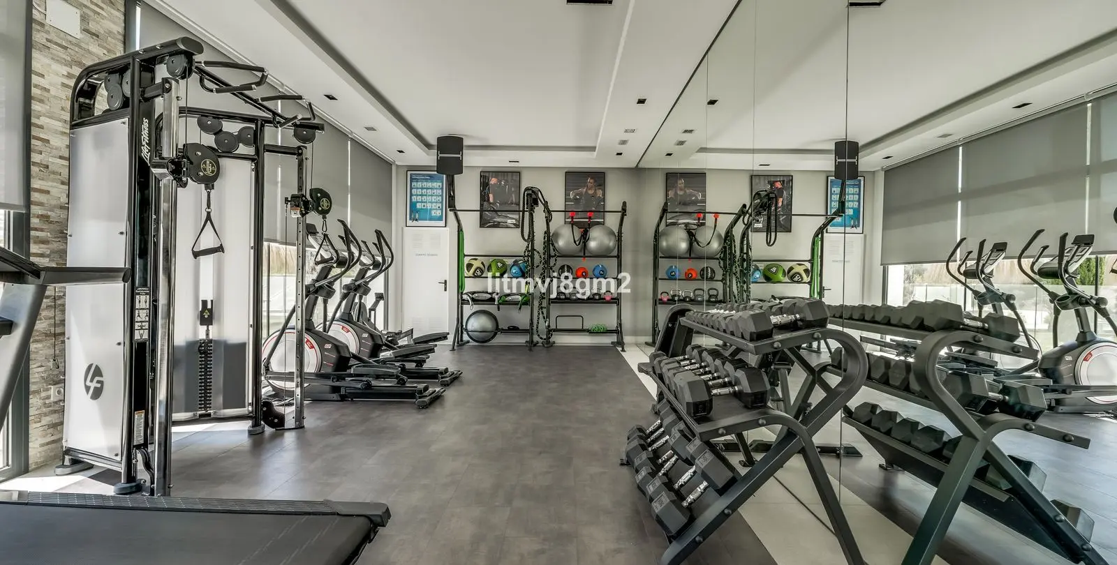 Sale of middle floor apartment in Cabopino 34
