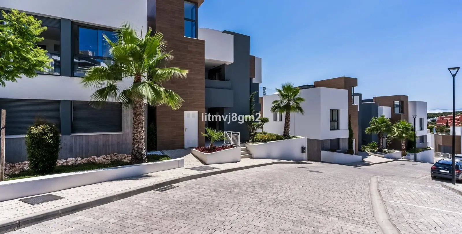 Sale of middle floor apartment in Cabopino 37