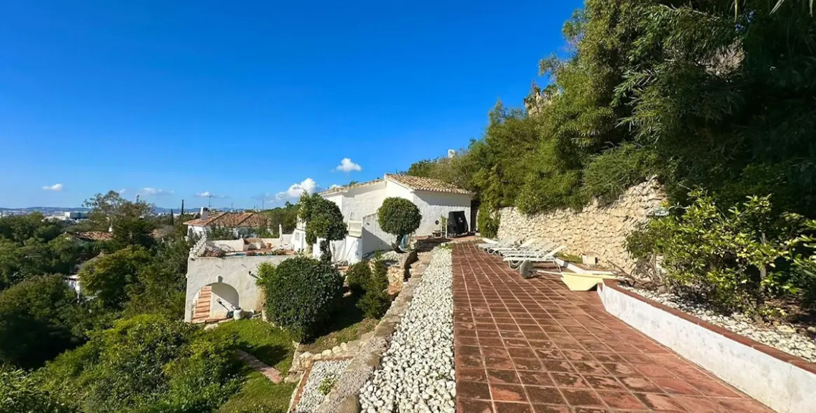 Продажа  жилого участка в La Capellania 4