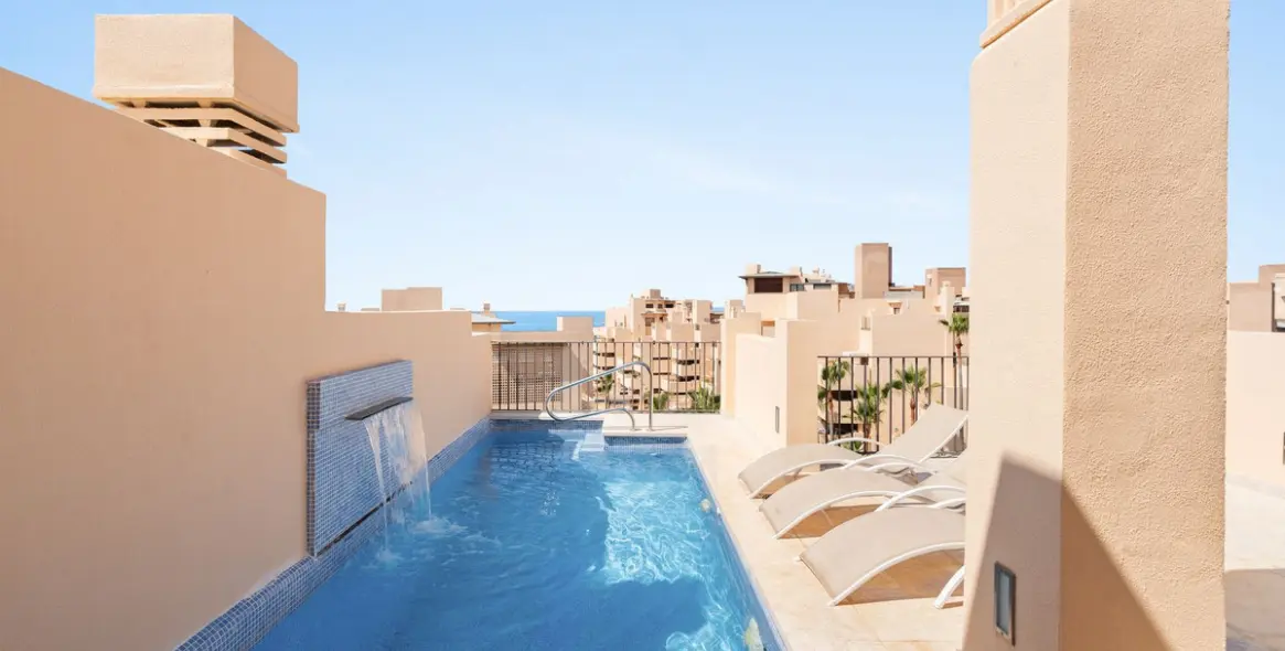 Sale of penthouse duplex in New Golden Mile 3