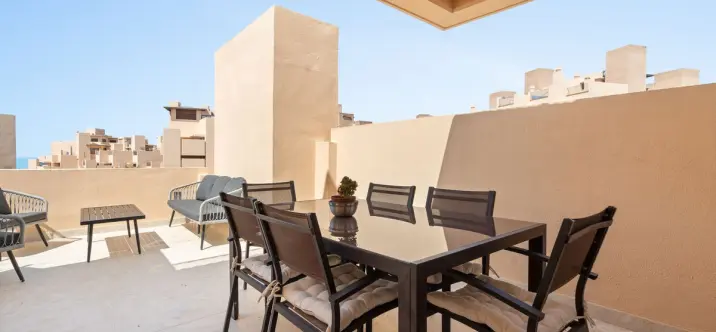 Sale of penthouse duplex in New Golden Mile 3