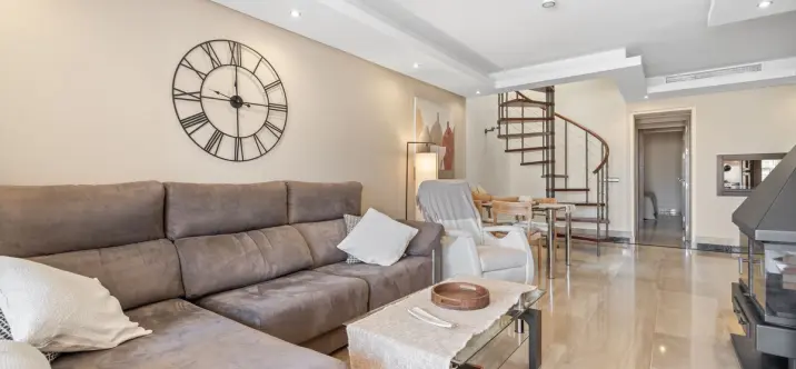 Sale of penthouse duplex in New Golden Mile 4