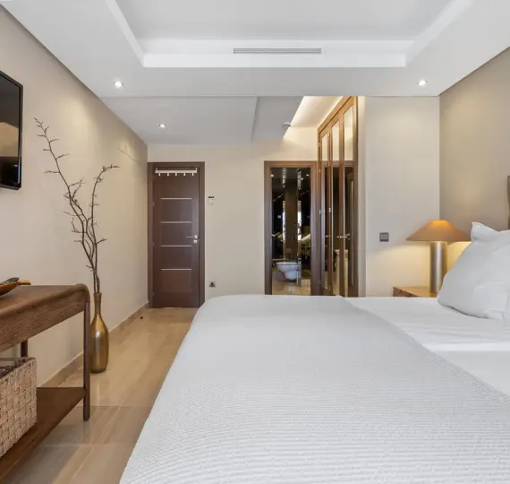 Sale of penthouse duplex in New Golden Mile