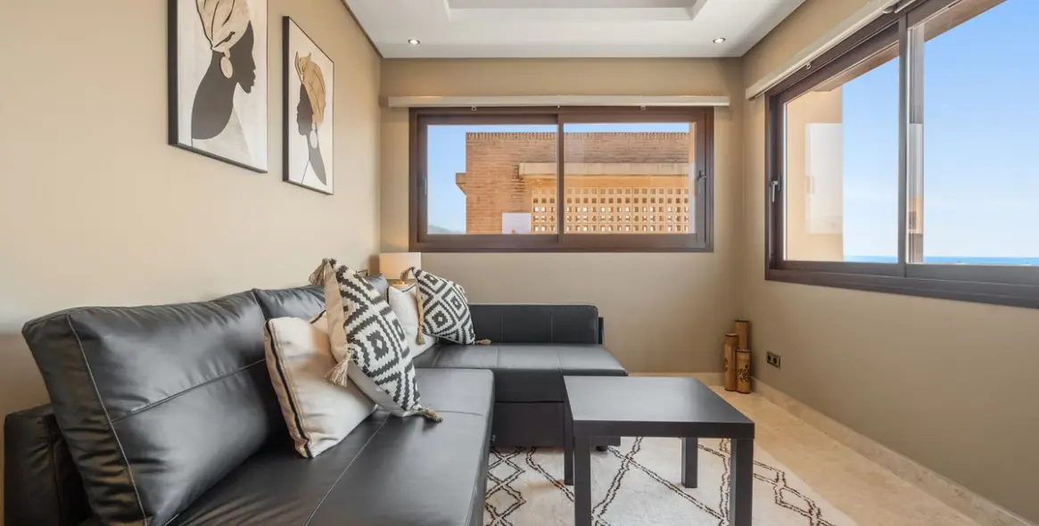 Sale of penthouse duplex in New Golden Mile 7