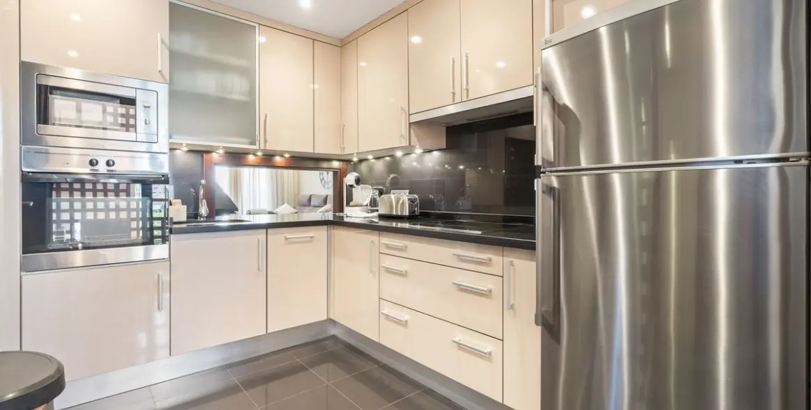 Sale of penthouse duplex in New Golden Mile 9