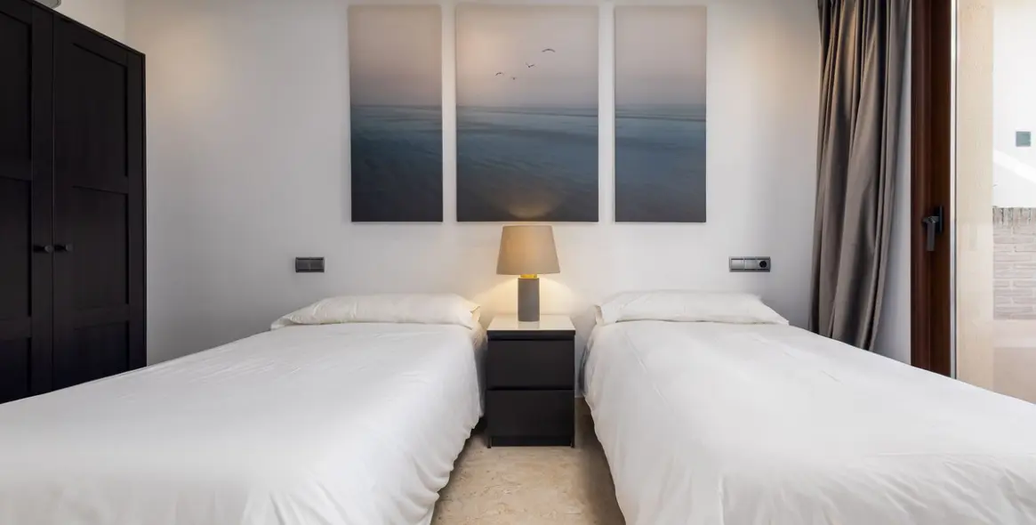 Sale of penthouse duplex in New Golden Mile 14