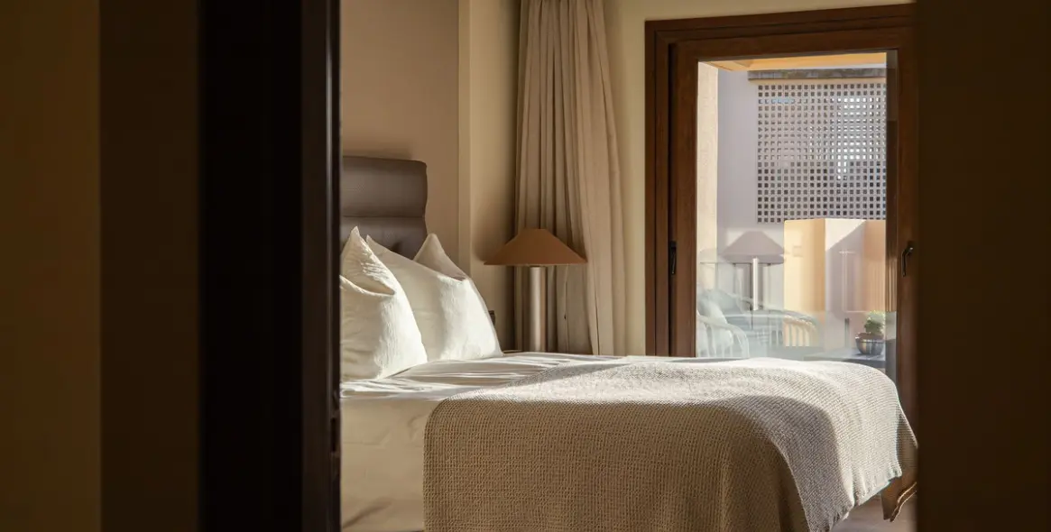 Sale of penthouse duplex in New Golden Mile 16