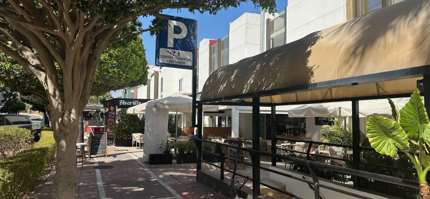 Long-term rent of restaurant in Puerto Banús 1
