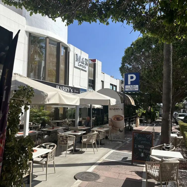 Sale of restaurant in Puerto Banús