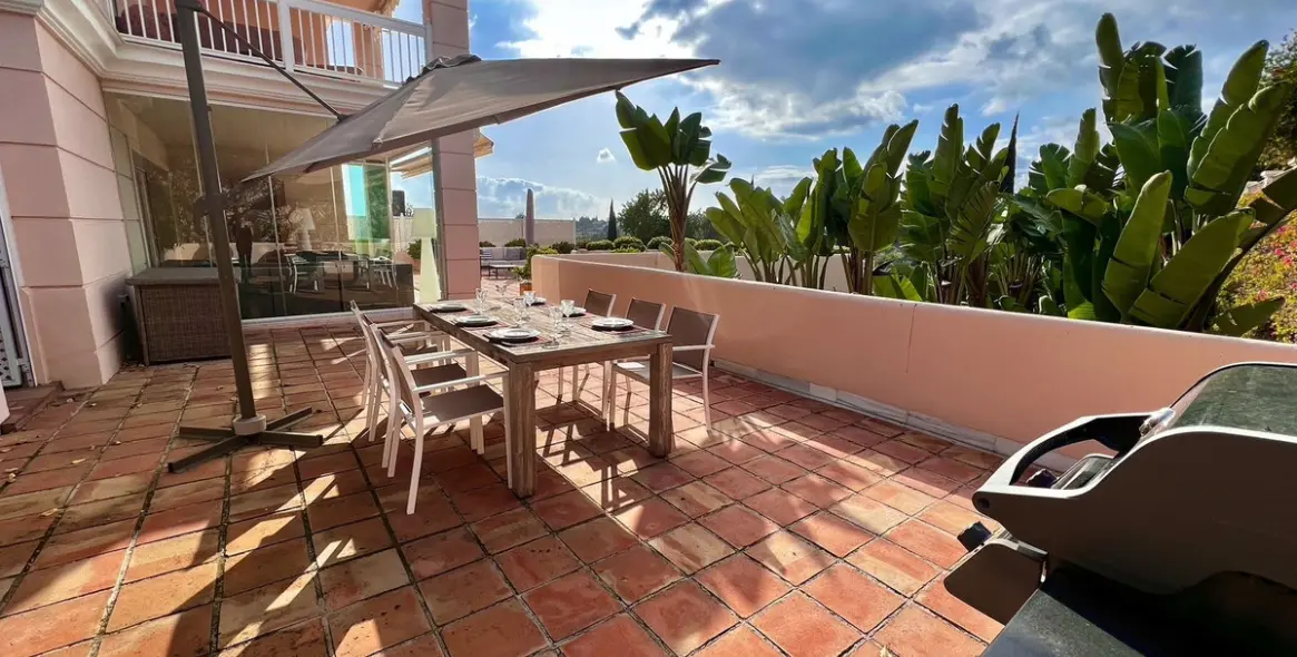 Продажа апартаментов на первом этаже в Los Flamingos 42