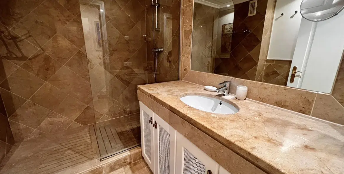 Продажа апартаментов на первом этаже в Los Flamingos 51