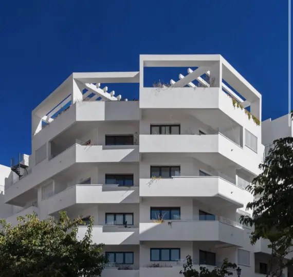 Sale of penthouse duplex in Estepona