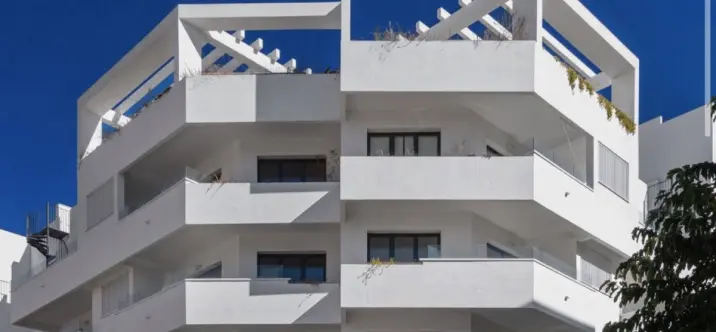 Sale of penthouse duplex in Estepona 1