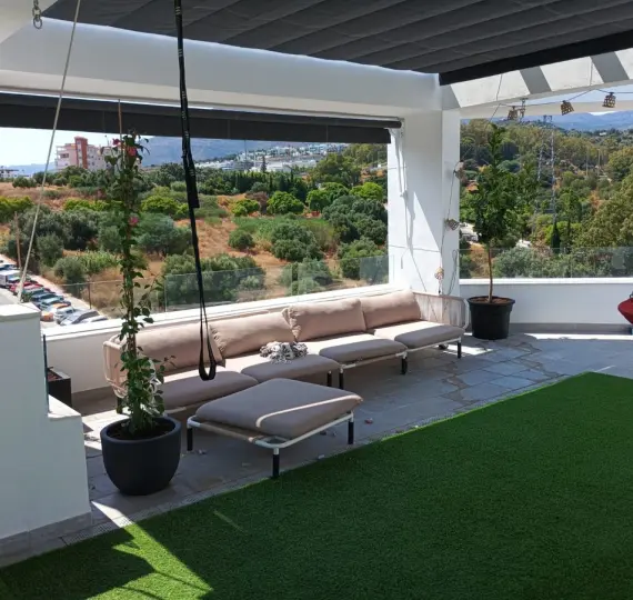 Sale of penthouse duplex in Estepona