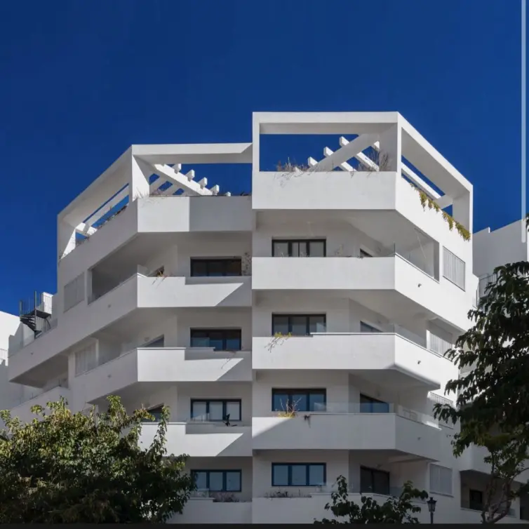 Sale of penthouse duplex in Estepona