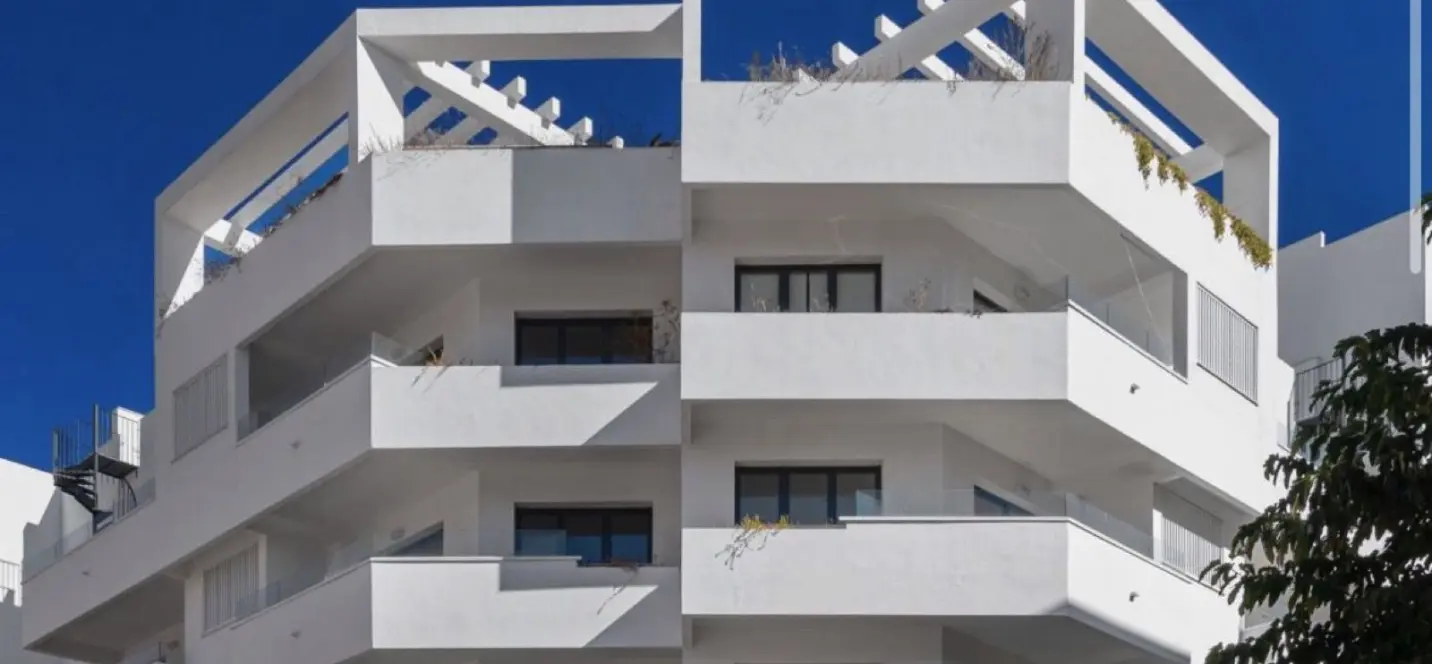 Sale of penthouse duplex in Estepona 1