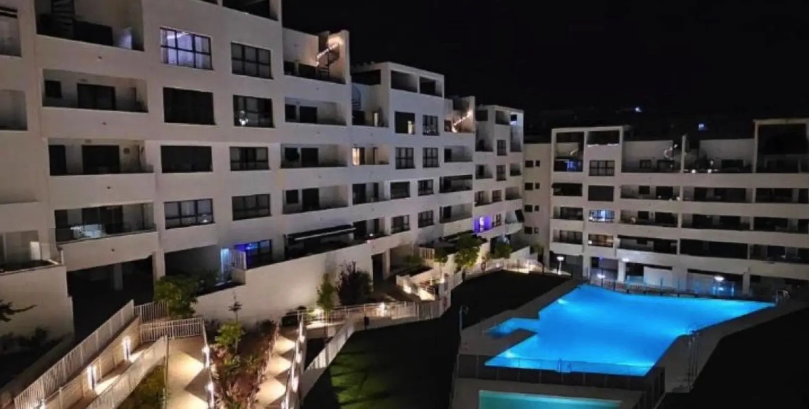 Venta de ático dúplex en Estepona 3