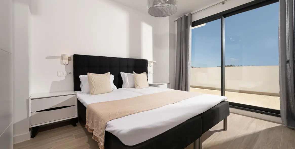 Sale of middle floor apartment in La Cala de Mijas 13