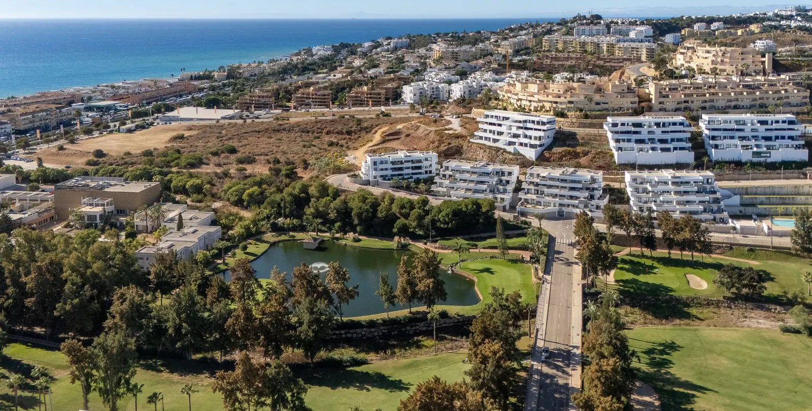 Venta de apartamento en planta media en La Cala de Mijas 25