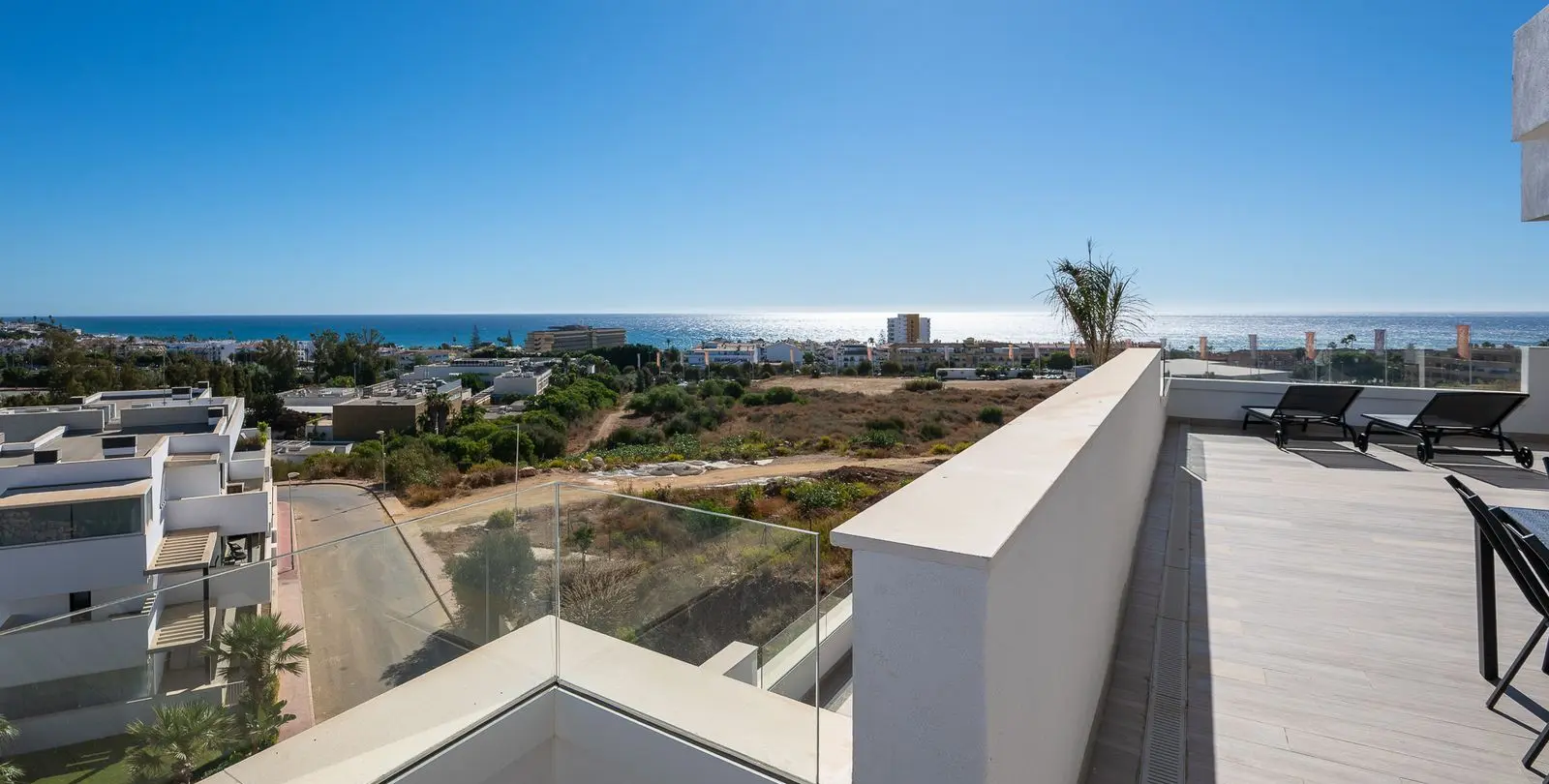 Venta de apartamento en planta media en La Cala de Mijas 26